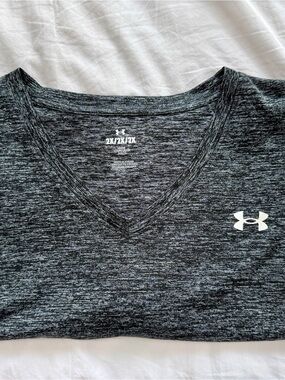 Under Armour Black & Gray Heather Performance V-Neck Shirt